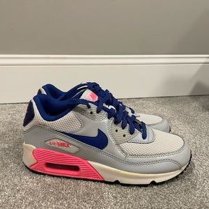 Like new gray pink and blue Nikes size 5
